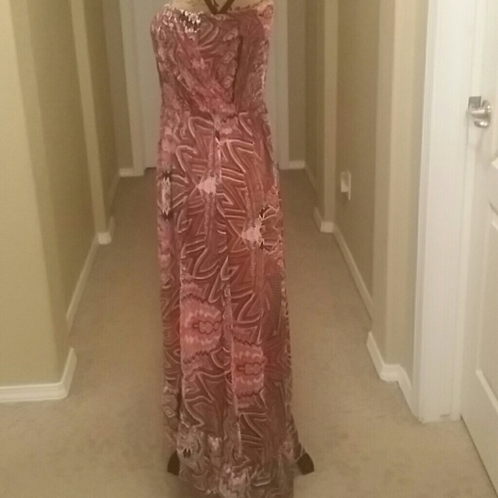 Dress - Picture 3 of 4